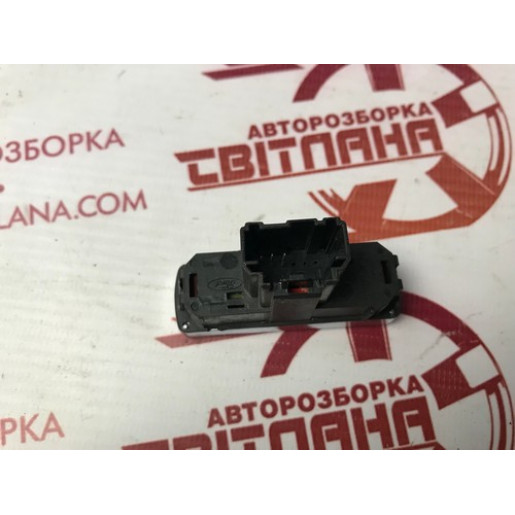 Кнопка аварийной сигнализации Ford Connect 2002-2013 6M2T13A350AB